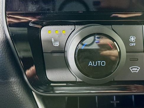 Certified 2025 Toyota Grand Highlander FWD image 22