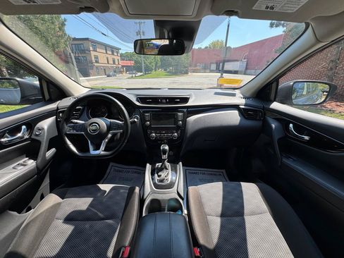 Used 2022 Nissan Rogue Sport SV FWD image 7