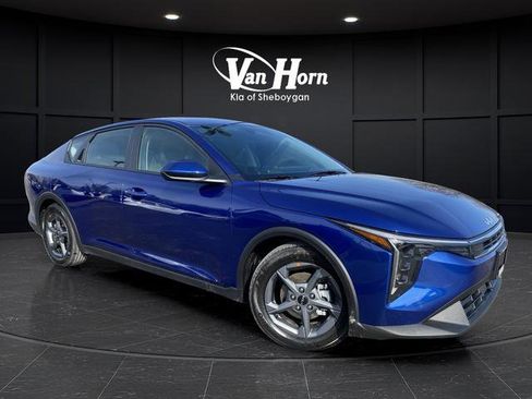 New 2026 Kia K4 LXS image 1