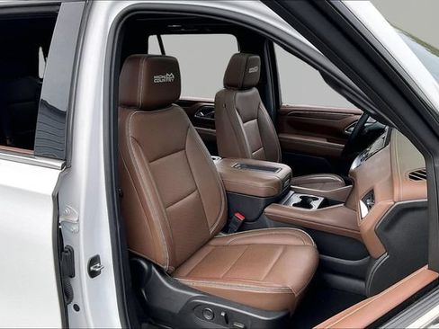 Used 2023 Chevrolet Tahoe High Country AWD/4WD image 21