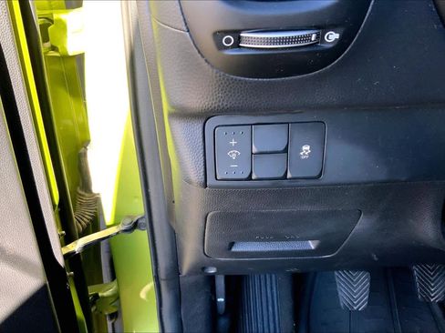 Used 2015 Kia Soul image 31