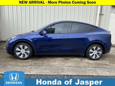 Used 2023 Tesla Model Y Long Range image 1