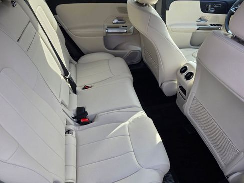 Used 2026 Mercedes-Benz GLB 250 4MATIC image 24