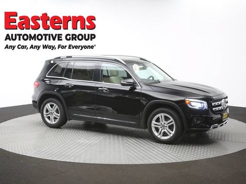 Used 2021 Mercedes-Benz GLB 250 4MATIC w/ Premium Package image 44