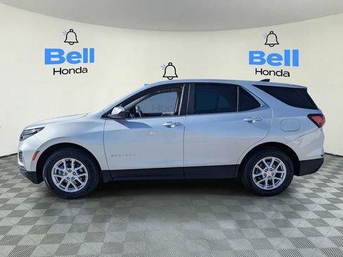 Used 2022 Chevrolet Equinox LT w/ Driver Convenience Package image 2