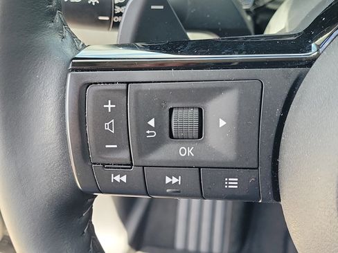 Certified 2024 Nissan Pathfinder SL FWD image 19