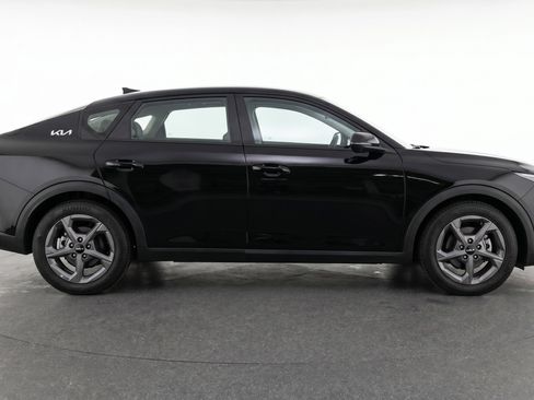Used 2025 Kia K4 LXS FWD image 11