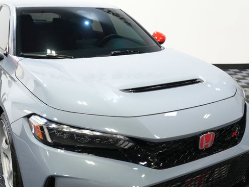 Used 2024 Honda Civic Type R image 12