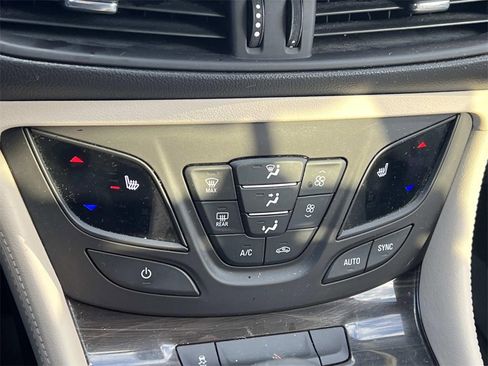 Certified 2019 Buick Envision Essence image 20
