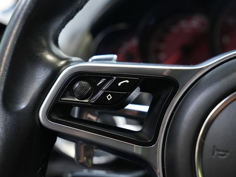 Used 2016 Porsche Cayenne GTS image 41