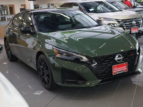 New 2026 Nissan Altima 2.5 SR FWD image 2