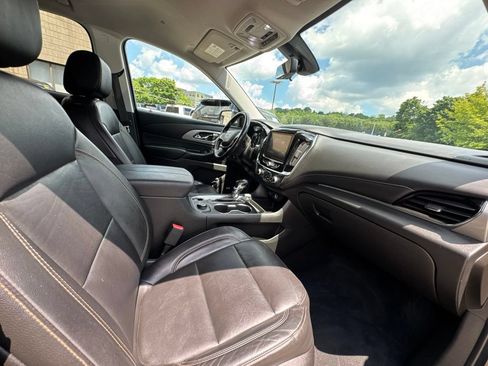 Used 2021 Chevrolet Traverse LT w/ LT Premium Package AWD/4WD image 54