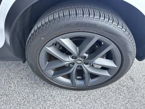 Used 2024 Land Rover Range Rover Sport SE image 11