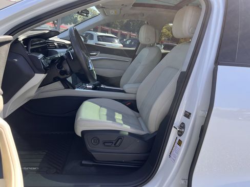 Certified 2024 Audi Q8 e-tron Premium image 6