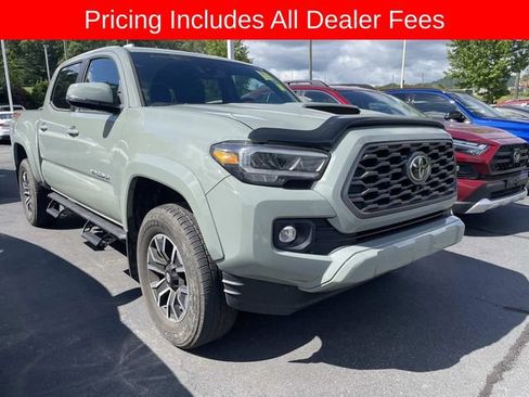Used 2023 Toyota Tacoma TRD Sport w/ TRD Premium Sport Package AWD/4WD image 14