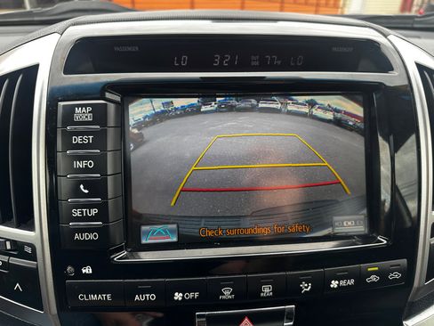 Used 2014 Toyota Land Cruiser image 14