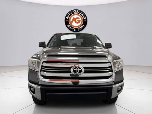 Used 2017 Toyota Tundra SR5 w/ SR5 Upgrade Package AWD/4WD image 2