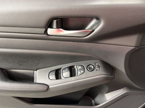 Used 2025 Nissan Altima 2.5 SV image 23