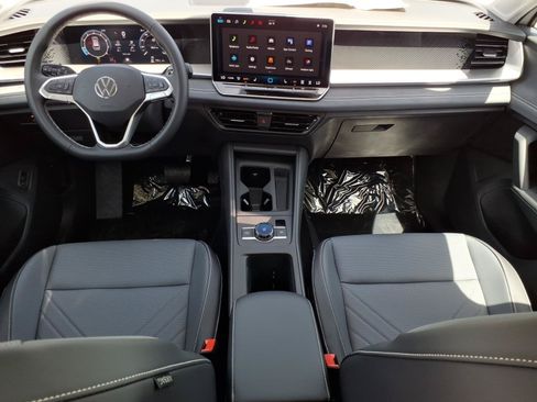 New 2026 Volkswagen Tiguan SE AWD/4WD image 12