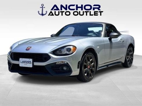 Used 2019 FIAT 124 Spider Abarth w/ Navigation & Sound Group RWD image 4