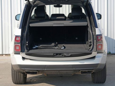 Used 2018 Land Rover Range Rover HSE image 9