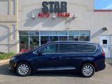 Used 2018 Chrysler Pacifica Touring-L image 4