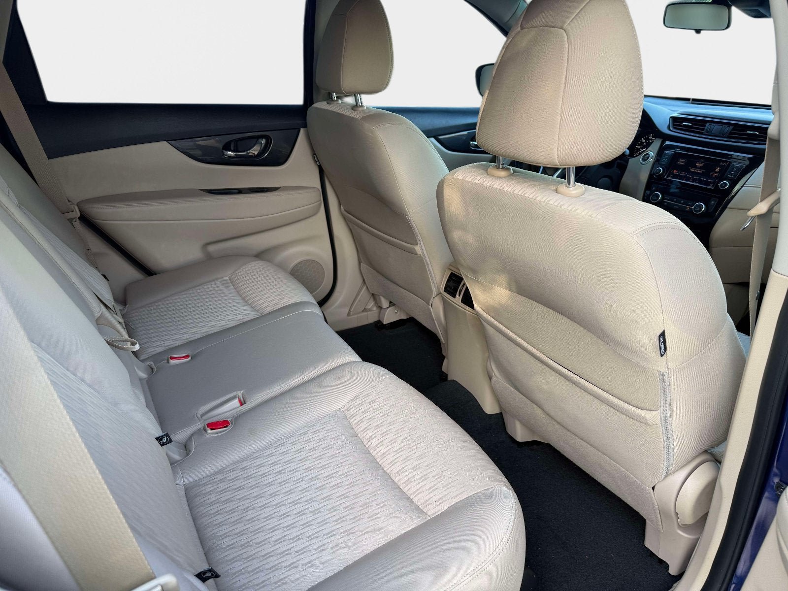 Used 2020 Nissan Rogue SV w/ Premium Package FWD image 13