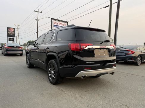 Used 2017 GMC Acadia SLT w/ LPO, Cargo Package FWD image 4