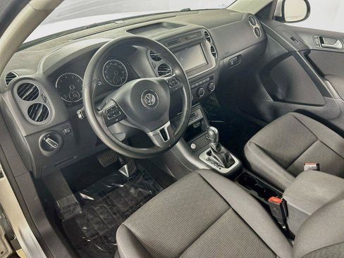 Used 2018 Volkswagen Tiguan Limited FWD image 9