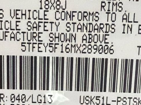 Used 2021 Toyota Tundra SR5 w/ SR5 Leather Package RWD image 31