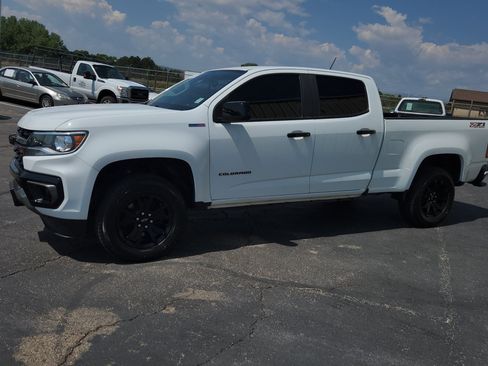 Used 2022 Chevrolet Colorado Z71 AWD/4WD image 3