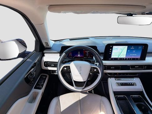 Used 2025 Lincoln Aviator Reserve w/ Illumination Package RWD image 18