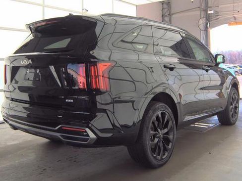 Used 2023 Kia Sorento SX AWD/4WD image 3