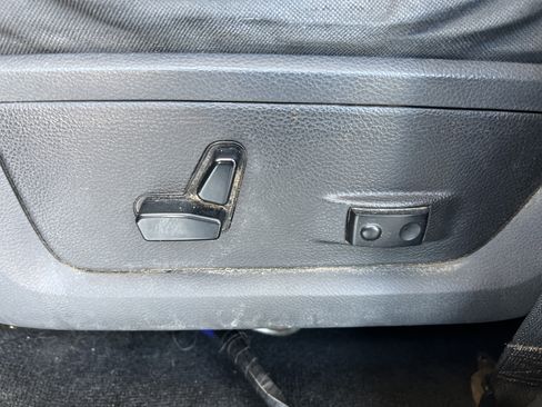 Used 2010 Dodge Ram 2500 Truck SLT w/ Big Horn Regional Pkg image 18