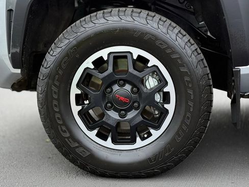 Used 2024 Toyota Tacoma TRD Off-Road AWD/4WD image 9