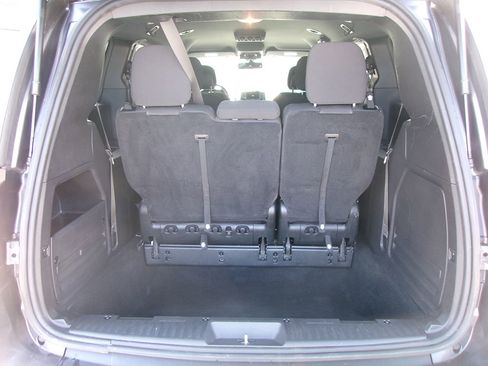 Used 2020 Dodge Grand Caravan SE FWD image 13