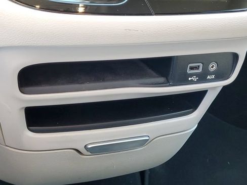 Used 2017 Chrysler Pacifica Touring Plus w/ Tire & Wheel Group FWD image 27