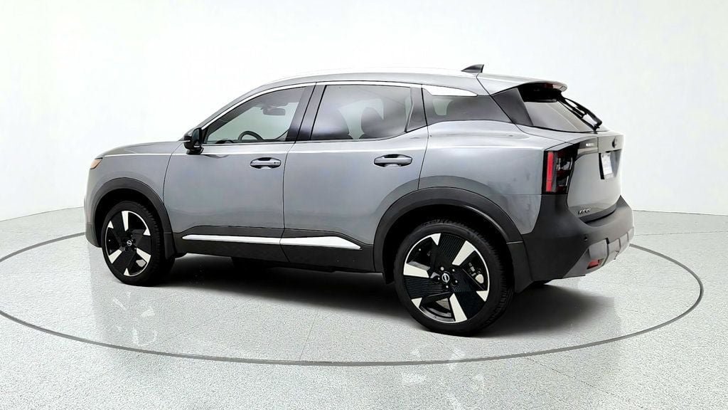 Used 2026 Nissan Kicks SR FWD image 7