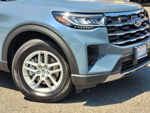 Used 2026 Ford Explorer Active AWD/4WD image 6