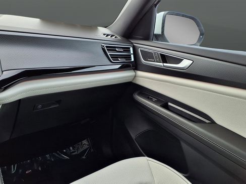 Used 2025 Volkswagen Atlas Cross Sport SEL Premium R-Line image 24