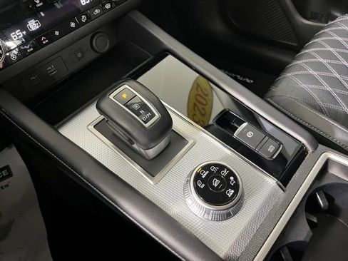 Used 2023 Mitsubishi Outlander SEL image 36