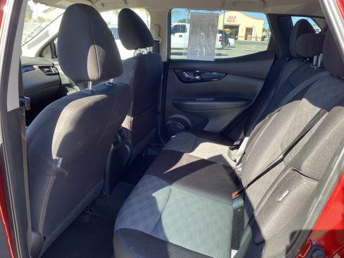 Used 2021 Nissan Rogue Sport SV image 18