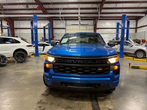 Used 2022 Chevrolet Silverado 1500 Custom image 2