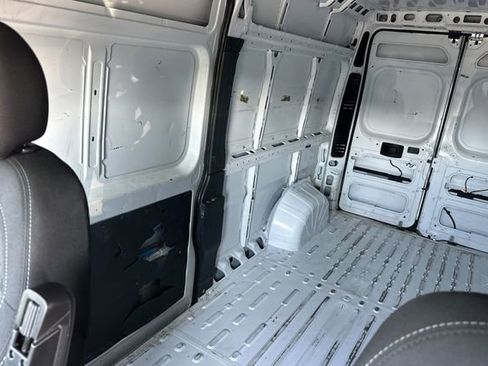 Used 2021 RAM ProMaster 2500 w/ Premium Appearance Group image 16