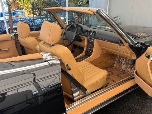 Used 1989 Mercedes-Benz 560 SL image 13