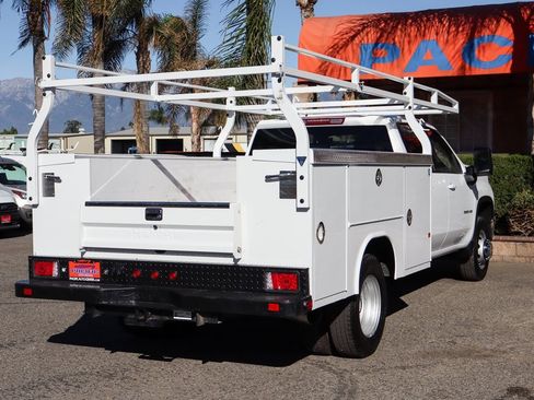 Used 2025 Chevrolet Silverado 3500 LT w/ Convenience Package image 11