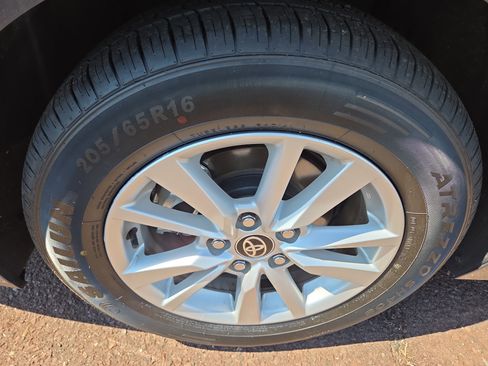 Certified 2025 Toyota Camry LE FWD image 10