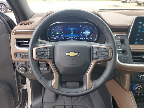 Used 2024 Chevrolet Suburban High Country w/ Premium Package image 24