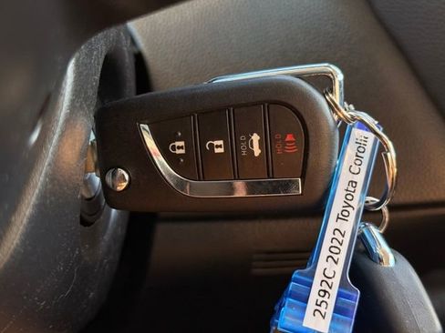 Used 2022 Toyota Corolla LE image 31