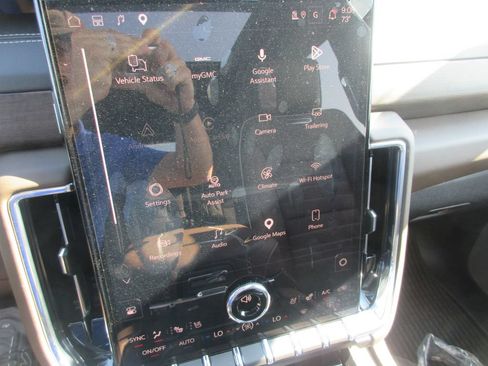 New 2026 GMC Yukon Denali Ultimate AWD/4WD image 19